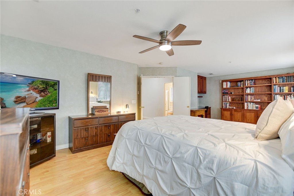 5744 Tamarisk Way