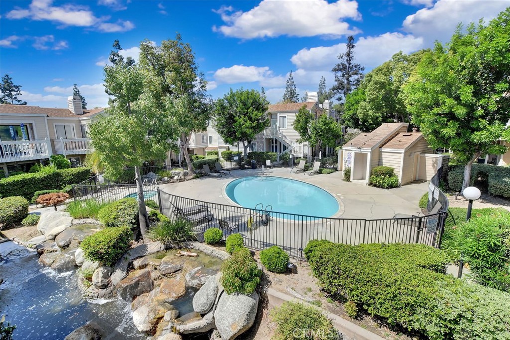 4900 N Grand Avenue 332