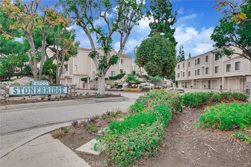 4900 N Grand Avenue 332