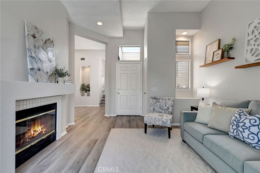 4900 N Grand Avenue 332