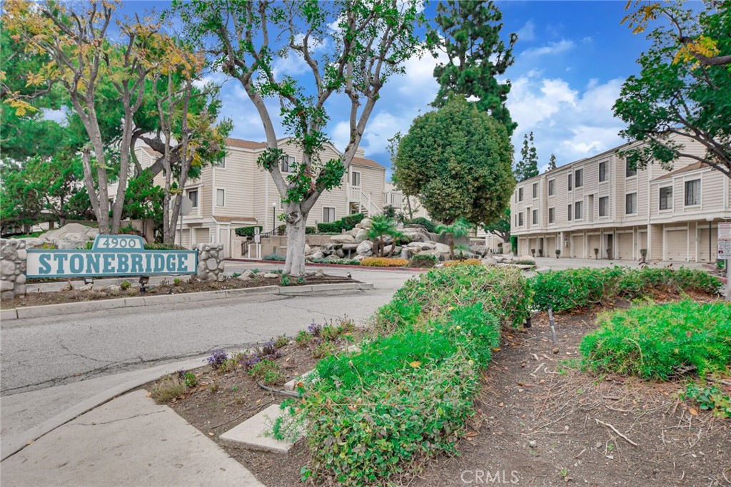 4900 N Grand Avenue 332