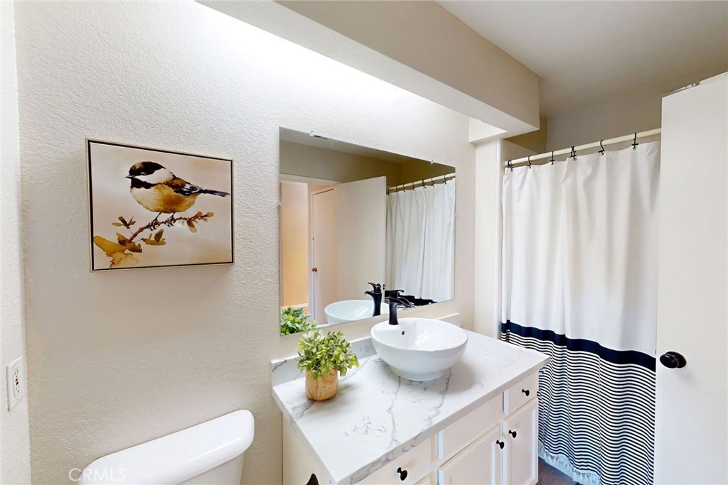 4900 N Grand Avenue 332