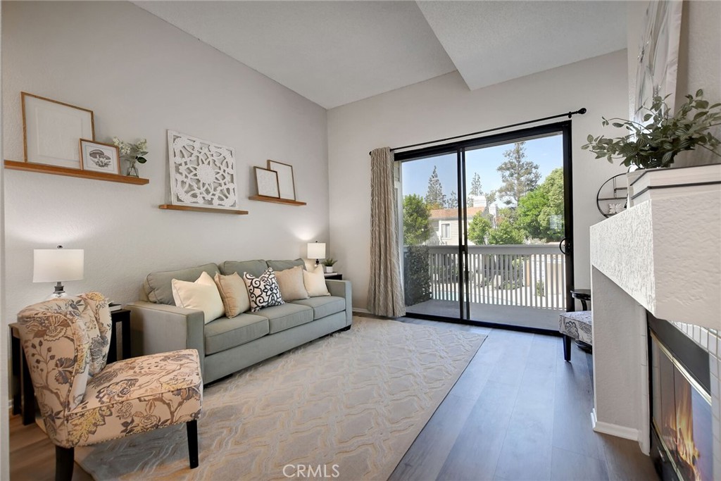 4900 N Grand Avenue 332