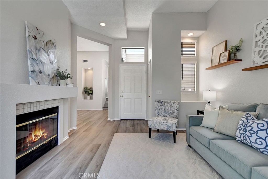 4900 N Grand Avenue 332