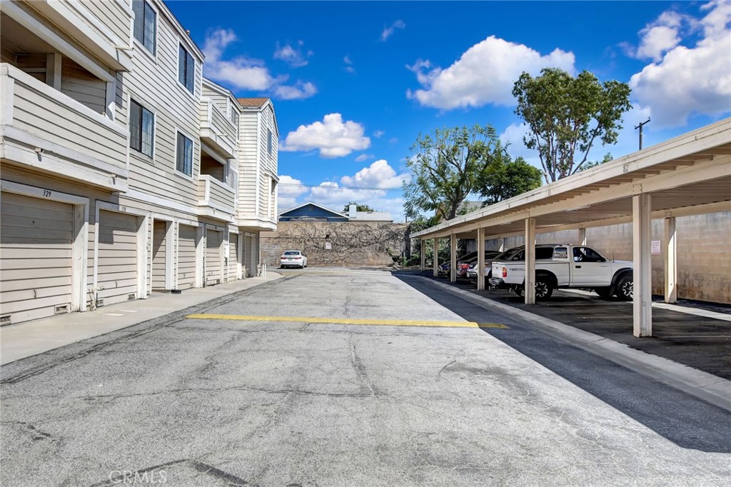 4900 N Grand Avenue 332