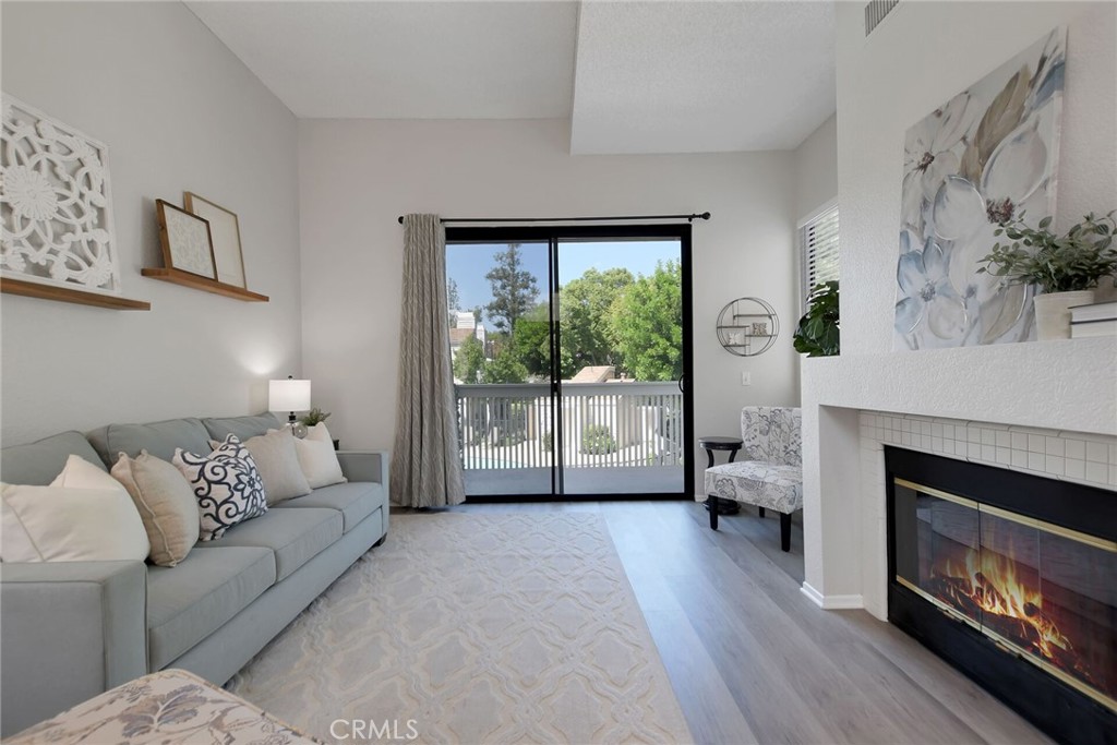 4900 N Grand Avenue 332