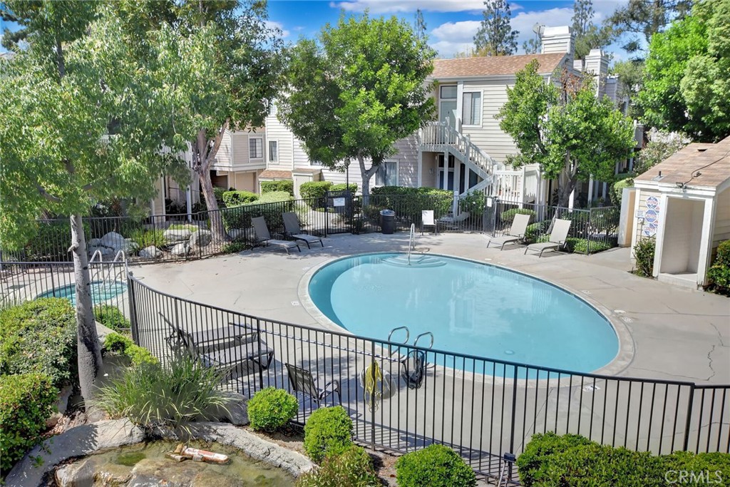 4900 N Grand Avenue 332