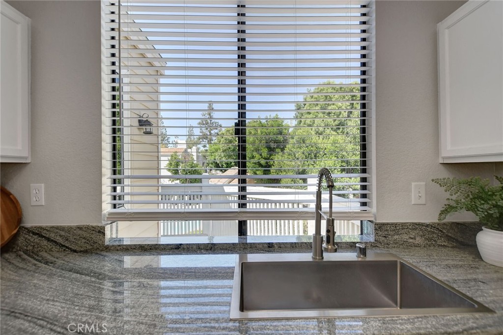 4900 N Grand Avenue 332