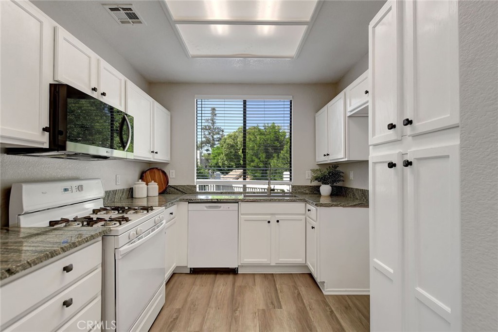 4900 N Grand Avenue 332