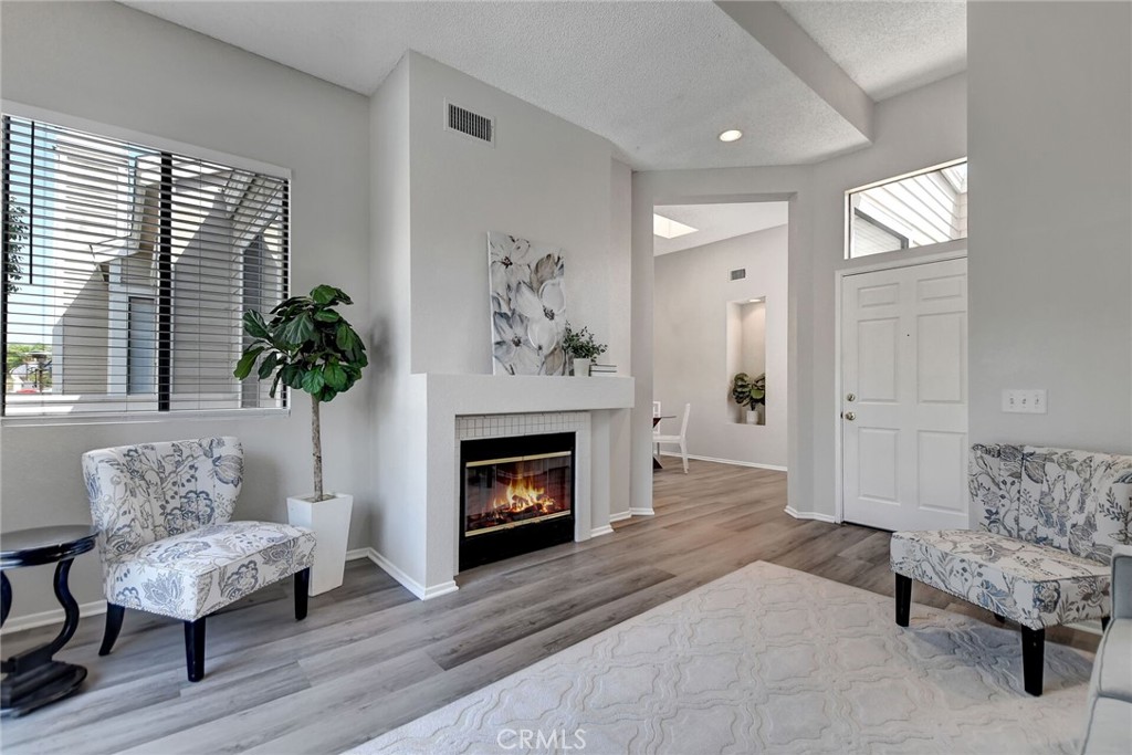 4900 N Grand Avenue 332