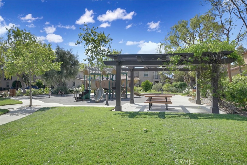4330 Altivo Lane