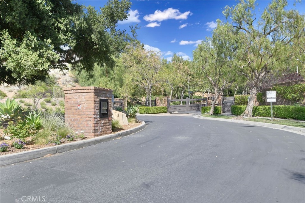 4330 Altivo Lane