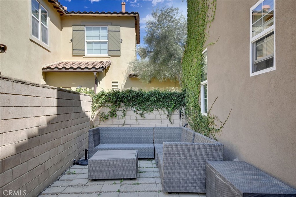 4330 Altivo Lane