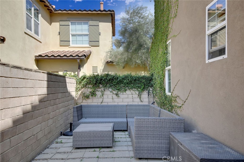 4330 Altivo Lane