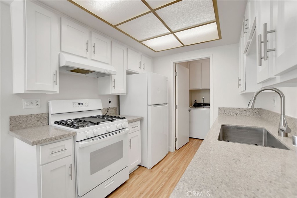 1460 Forest Glen 4