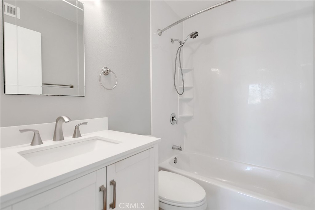 1460 Forest Glen 4