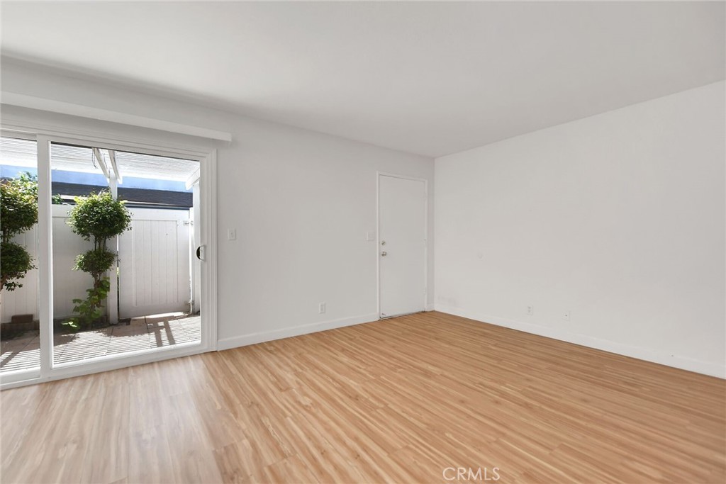 1460 Forest Glen 4