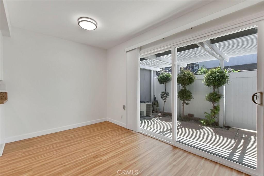 1460 Forest Glen 4