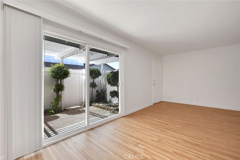 1460 Forest Glen 4