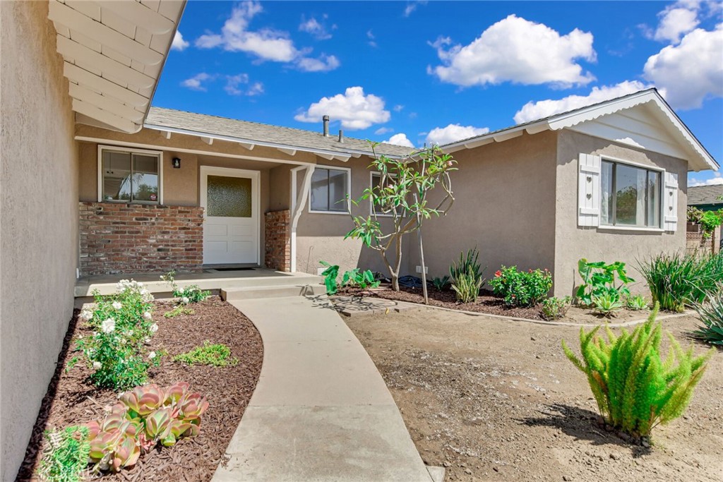 1146 N Soldano Road