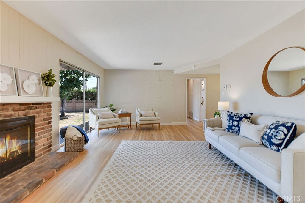 1146 N Soldano Road