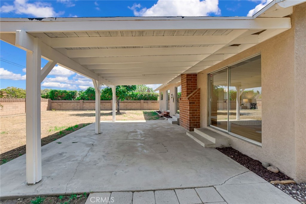1146 N Soldano Road