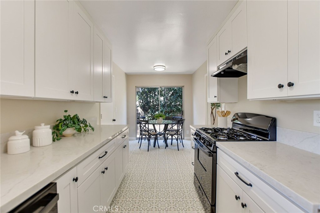 1146 N Soldano Road