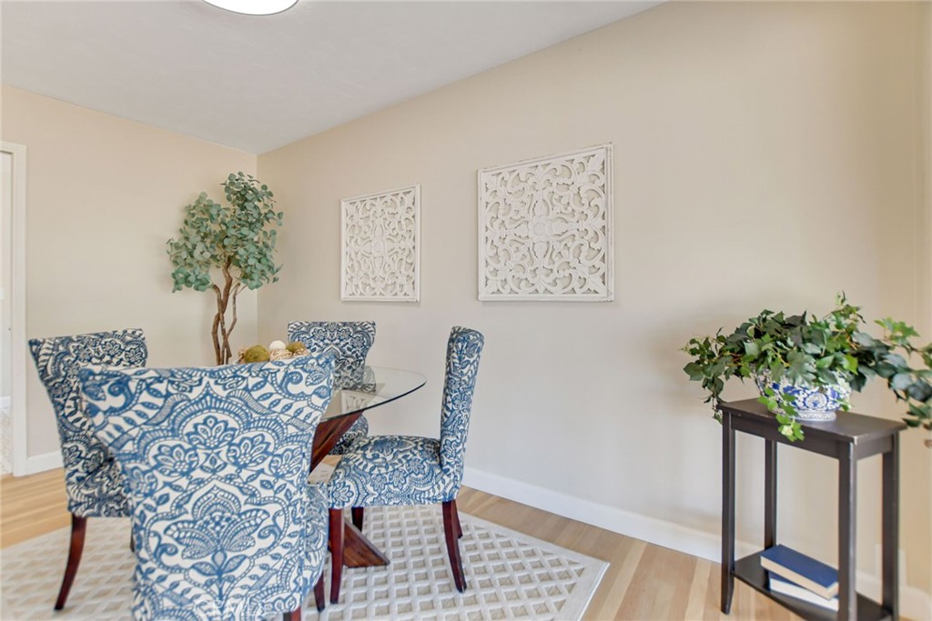 1146 N Soldano Road