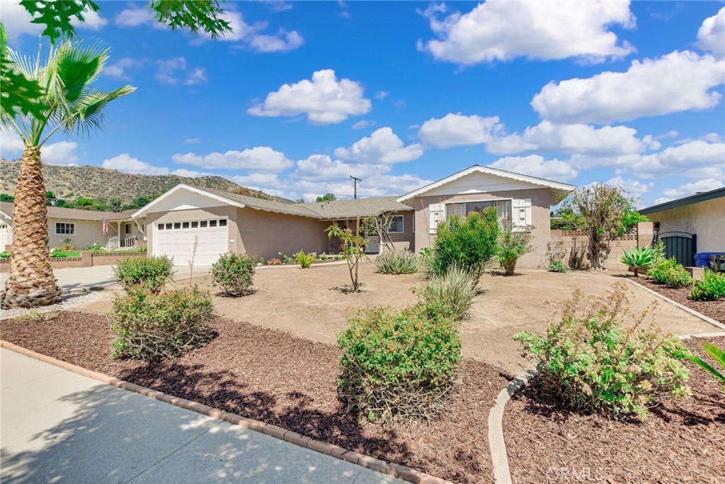 1146 N Soldano Road