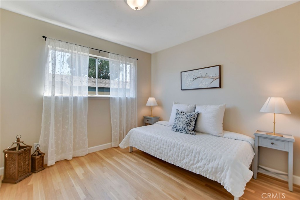 1146 N Soldano Road