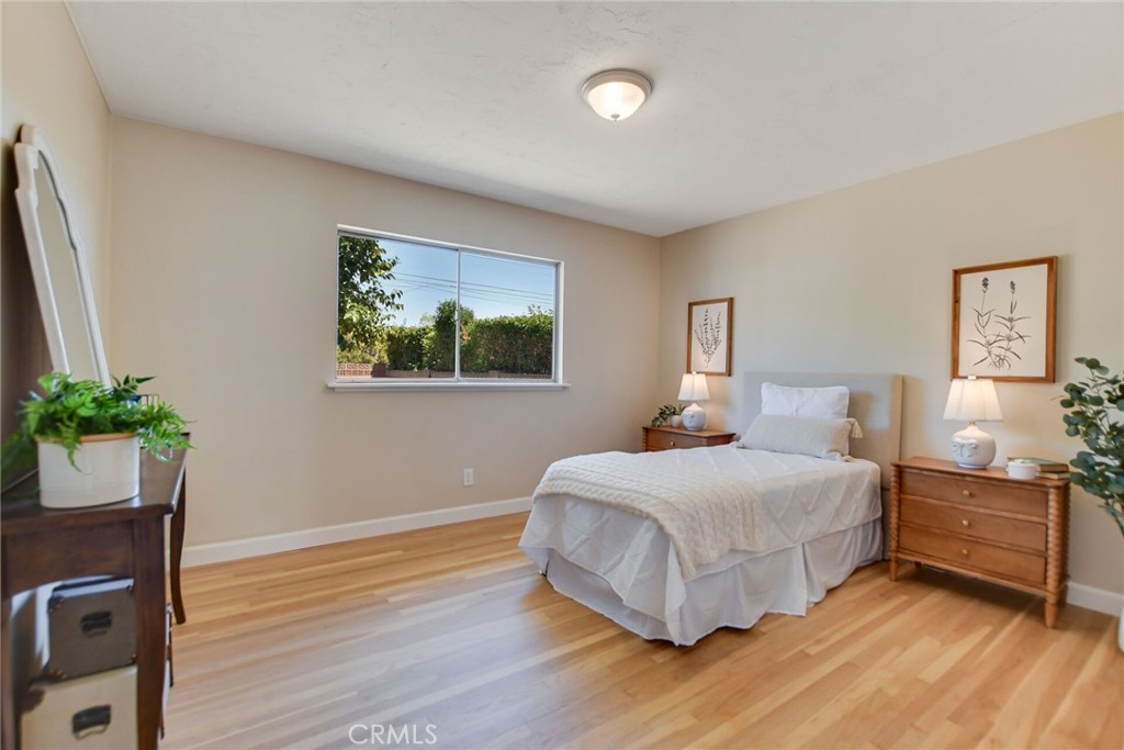 1146 N Soldano Road