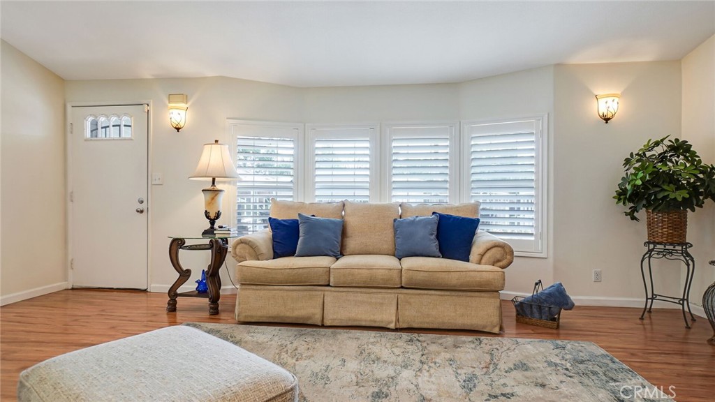 8651 Foothill Boulevard 35