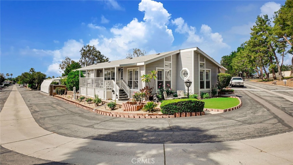8651 Foothill Boulevard 35