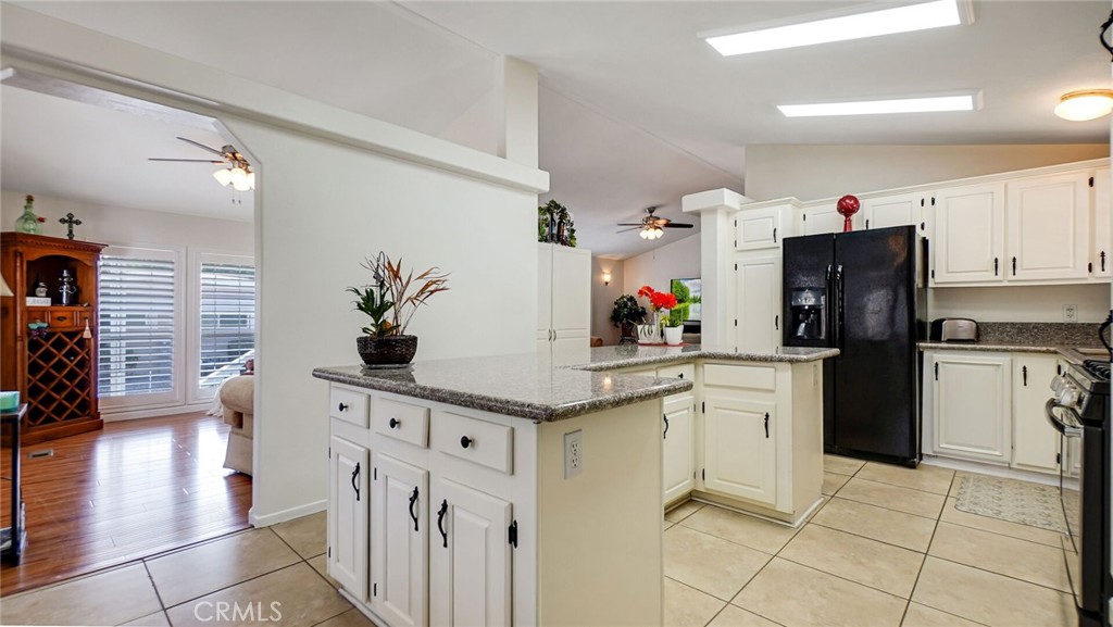 8651 Foothill Boulevard 35