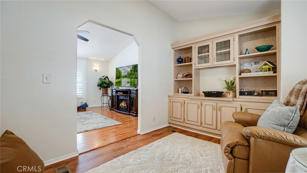 8651 Foothill Boulevard 35