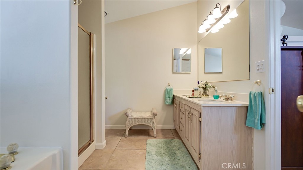 8651 Foothill Boulevard 35