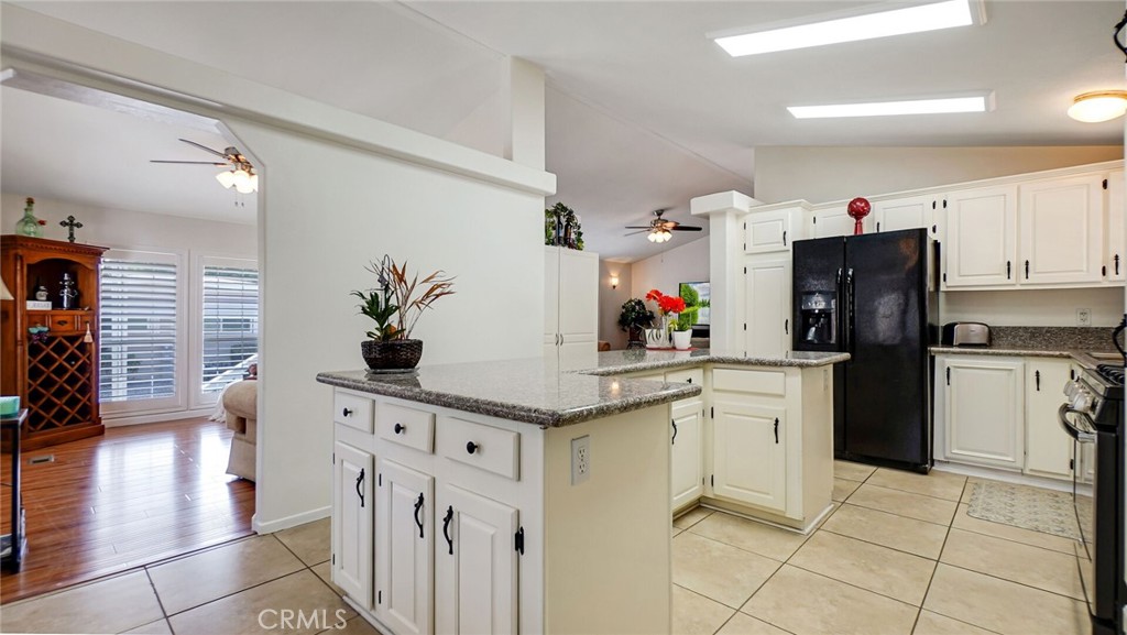 8651 Foothill Boulevard 35