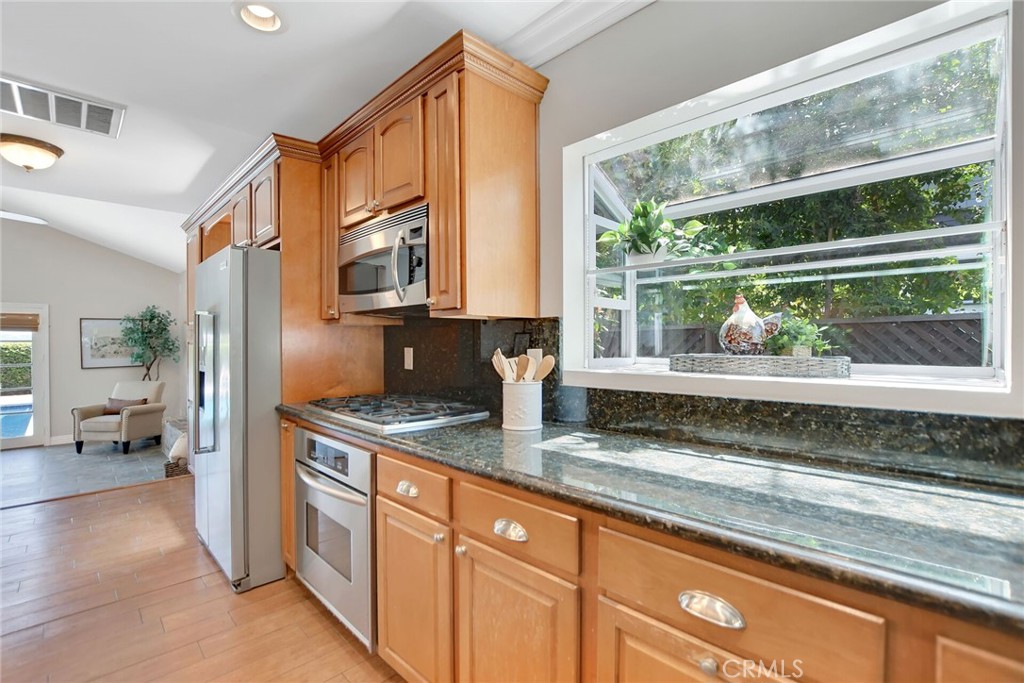 316 W 5th Street