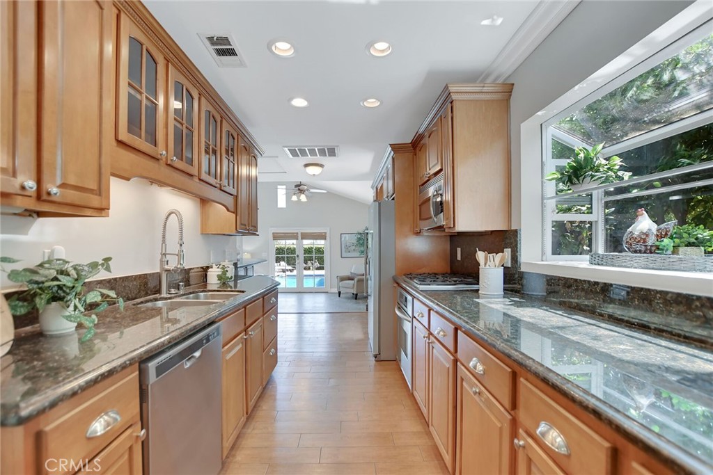 316 W 5th Street
