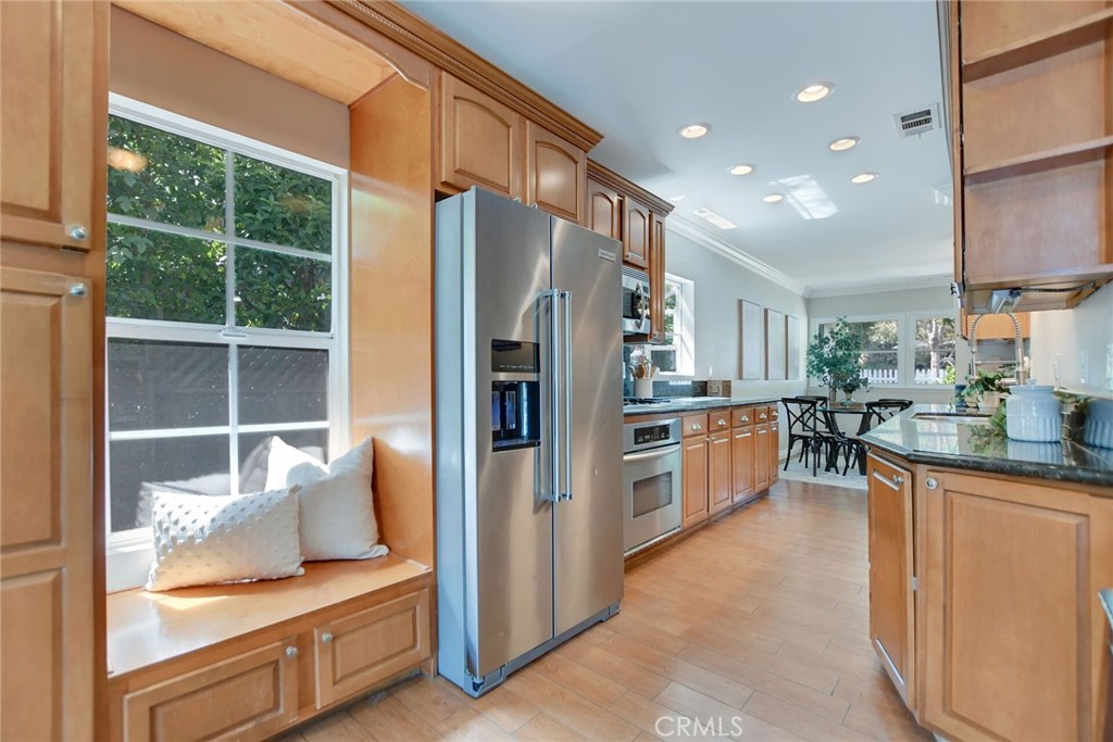 316 W 5th Street