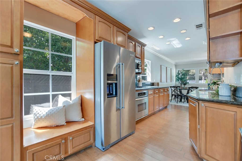 316 W 5th Street