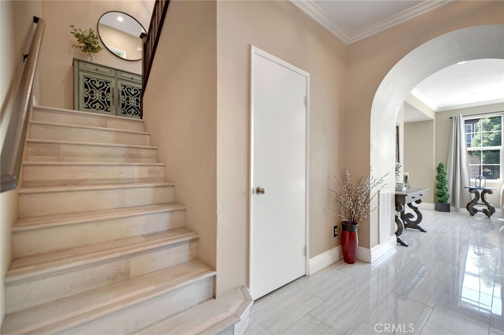 4330 Altivo Lane
