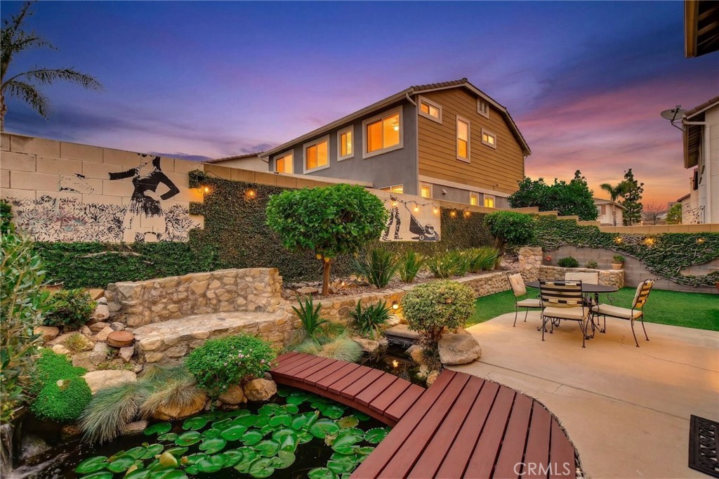 5744 Tamarisk Way