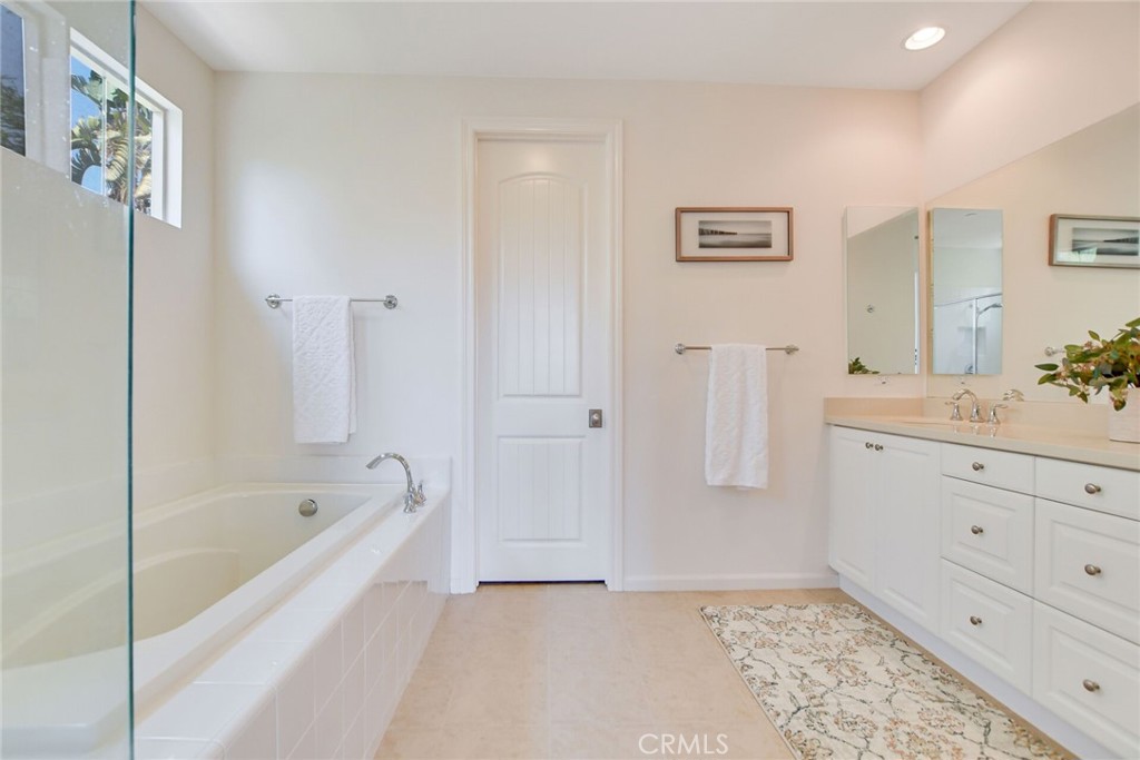 864 E Manresa Drive