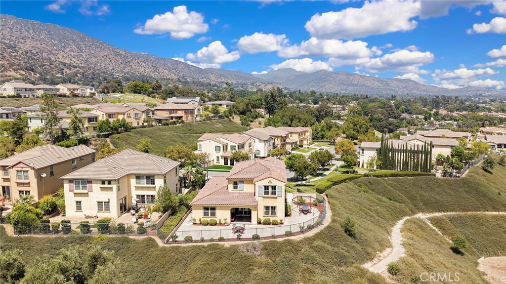 864 E Manresa Drive