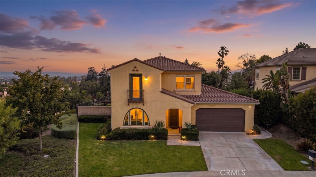 864 E Manresa Drive