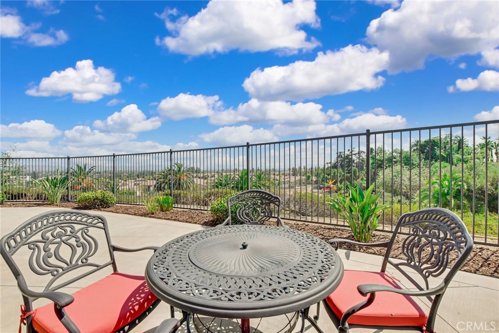 864 E Manresa Drive