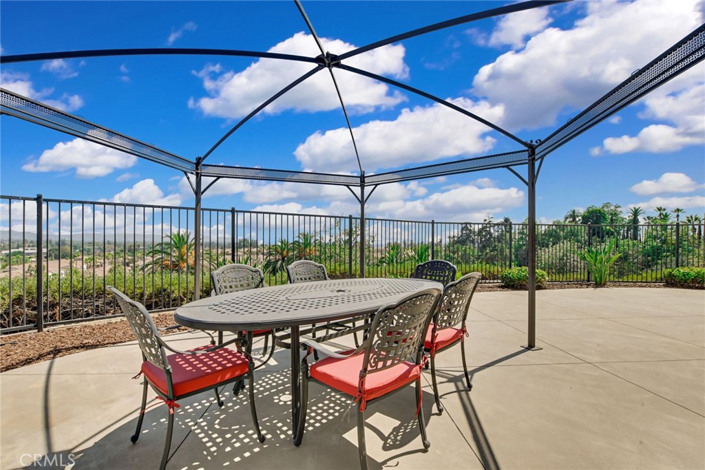 864 E Manresa Drive