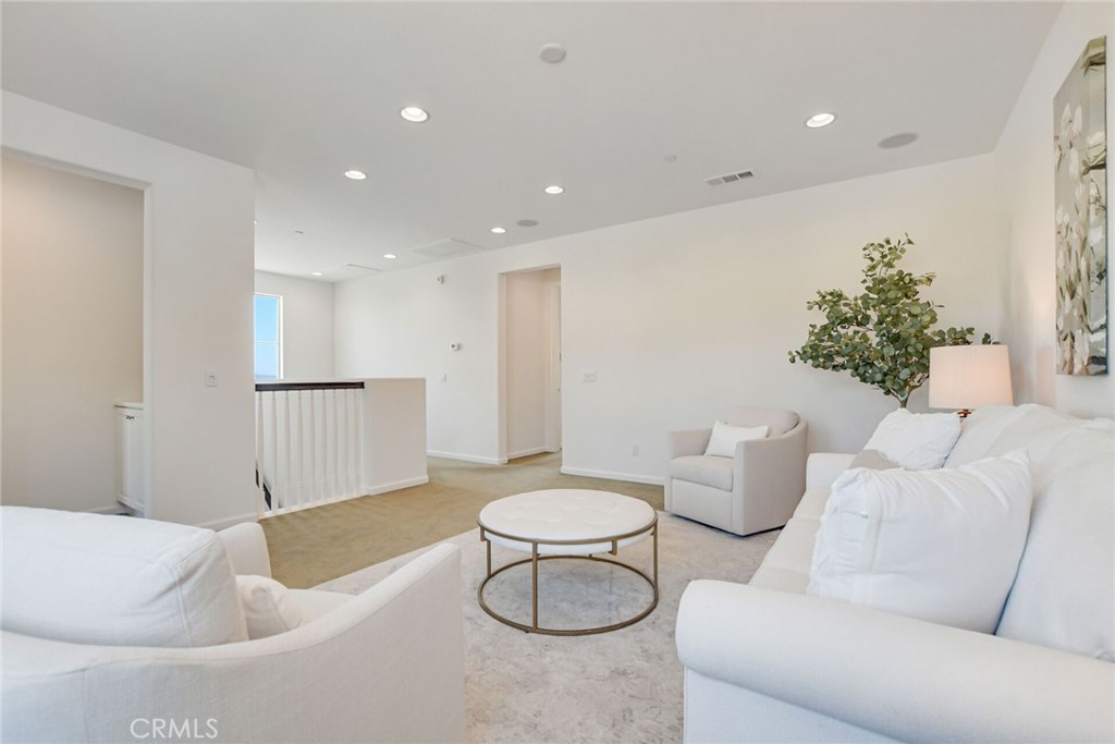 864 E Manresa Drive
