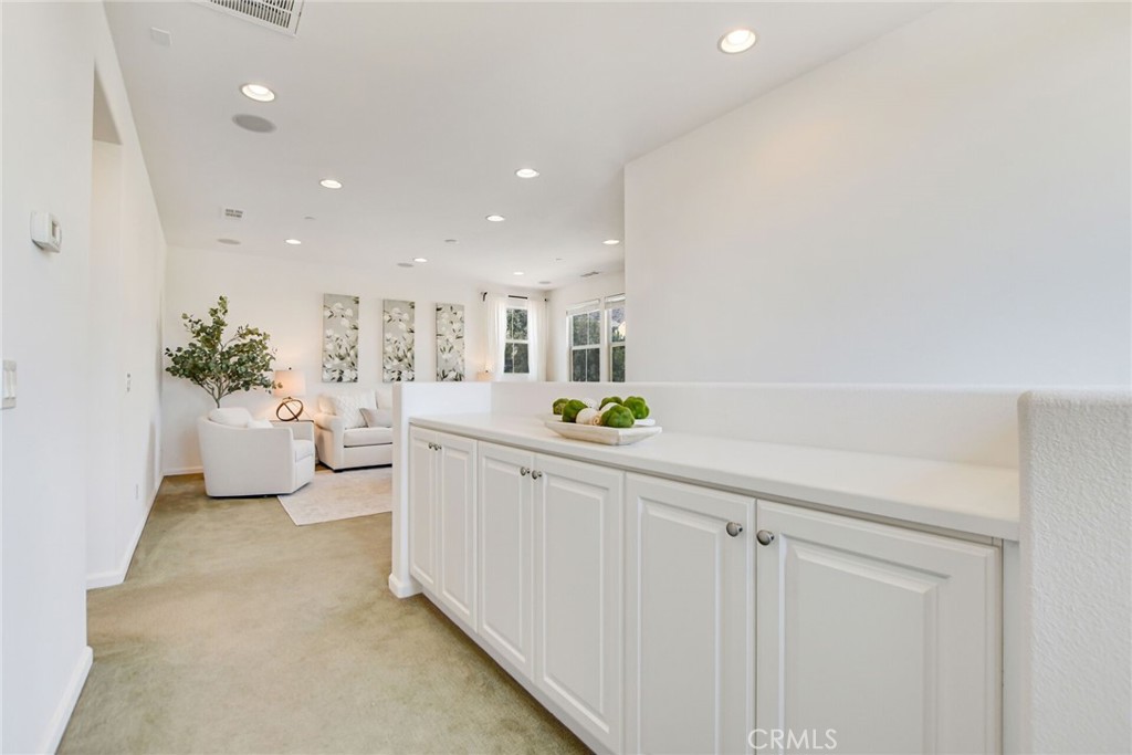 864 E Manresa Drive